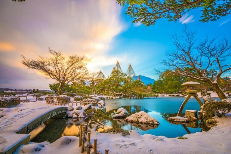 แนะนำสำหรับการท่องเที่ยวญี่ปุ่นในฤดูหนาว! จุดวิวสวยทั่วประเทศช่วงฤดูหนาว 13 อันดับที่ไปได้โดยรถไฟหรือรถบัส (ปี 2019-2020)