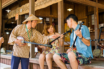 สัมผัสวัฒนธรรมอย่างลึกซึ้งด้วยตัวเอง!  ทดลองประสบการณ์ดีๆที่โอกินาว่า (Okinawa)