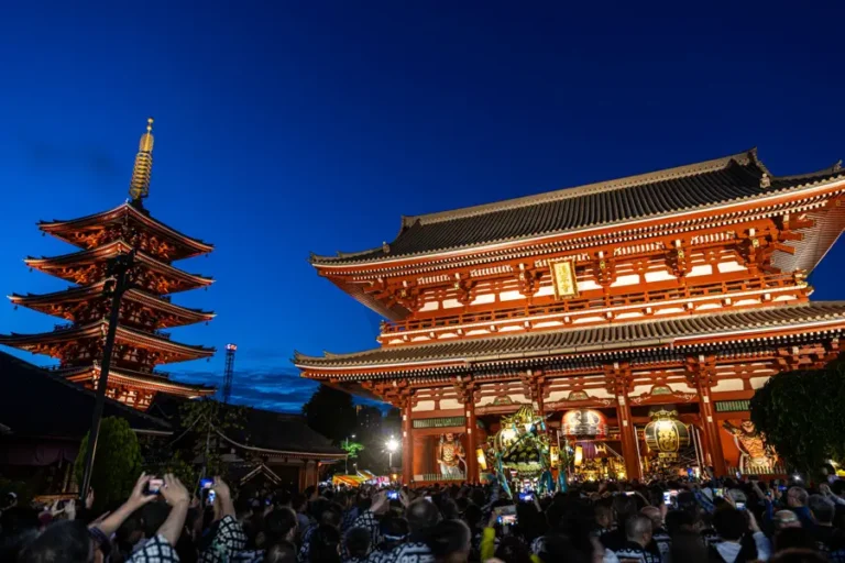 เที่ยววัดญี่ปุ่นยามค่ำคืน (Best Temples to visit at Night)