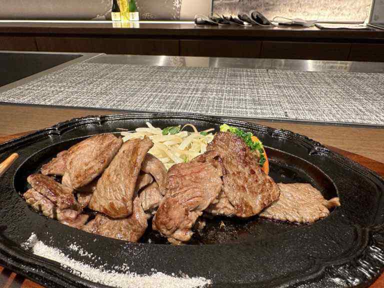 ชิมเนื้อโกเบ ที่ได้รับการรับรองทางการ ที่ Kobe Beef Gallery Restaurant
