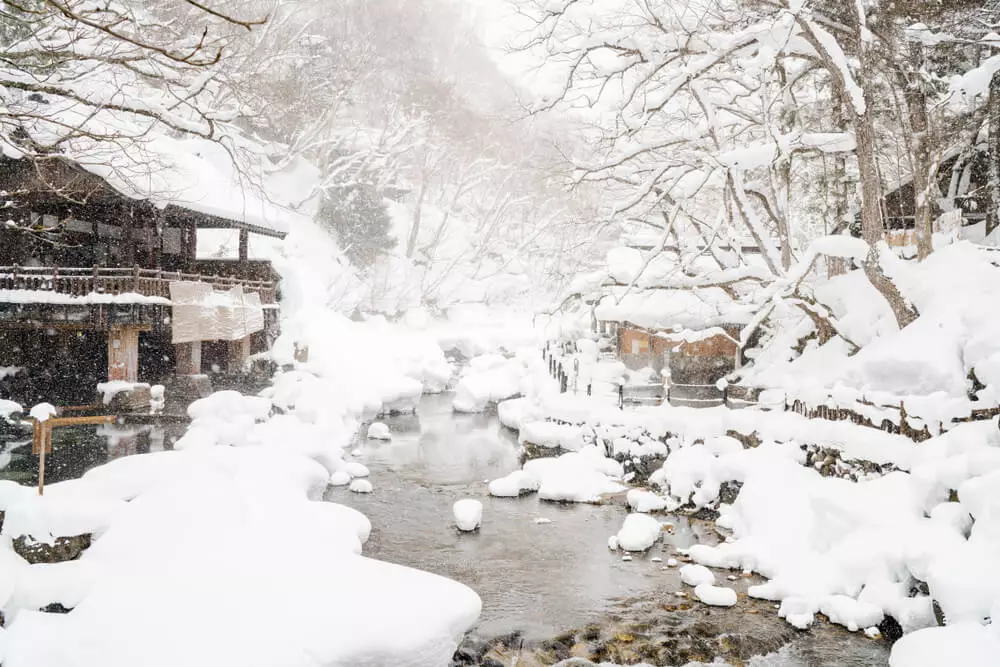 takaragawa-onsen-winter